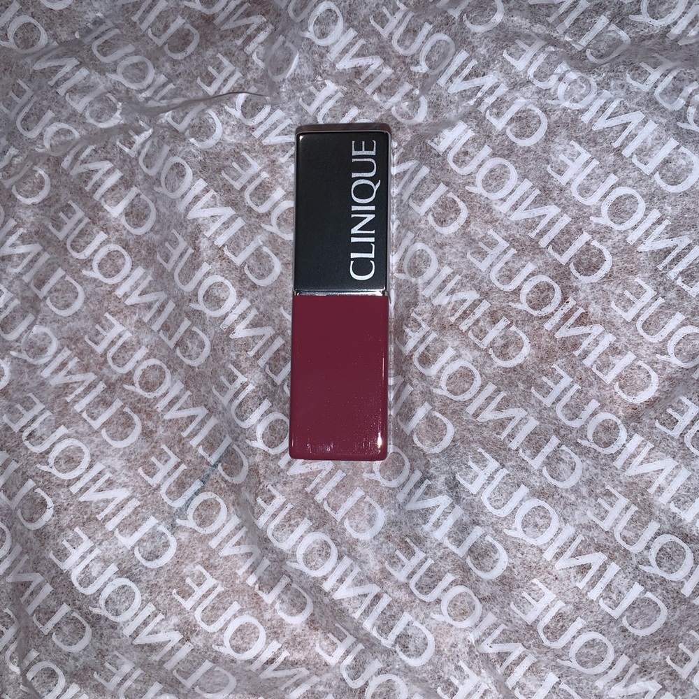 Clinique Love Pop 13 lip colour with primer. Never open/used part of a gift.